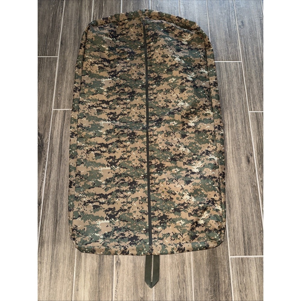 Camo Pattern Military Garment Bag 45" Long 24"‎ Wide